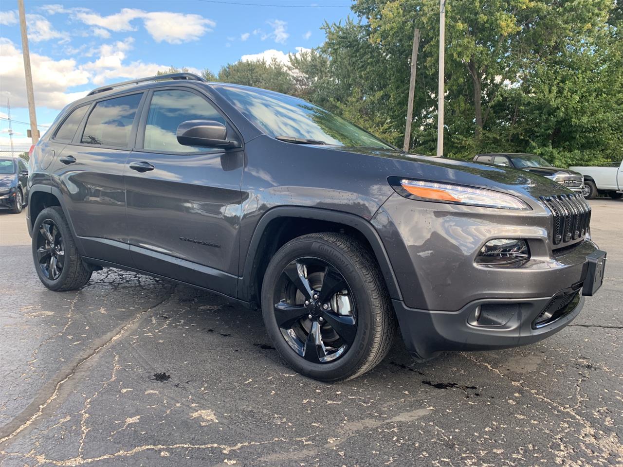 Pre-Owned 2018 Jeep Cherokee Latitude Sport Utility in Merriam #JS20151A | Reed Chrysler Dodge Tire Size For 2018 Jeep Cherokee Latitude