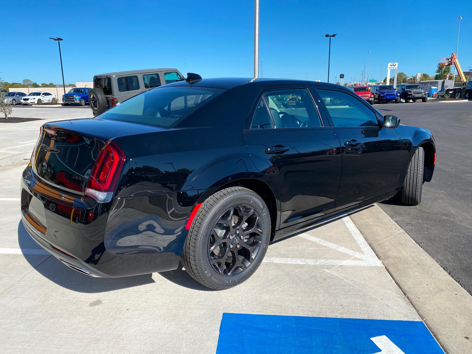 New 2020 CHRYSLER 300 Touring L AWD Sedan In Merriam C20209 Reed 