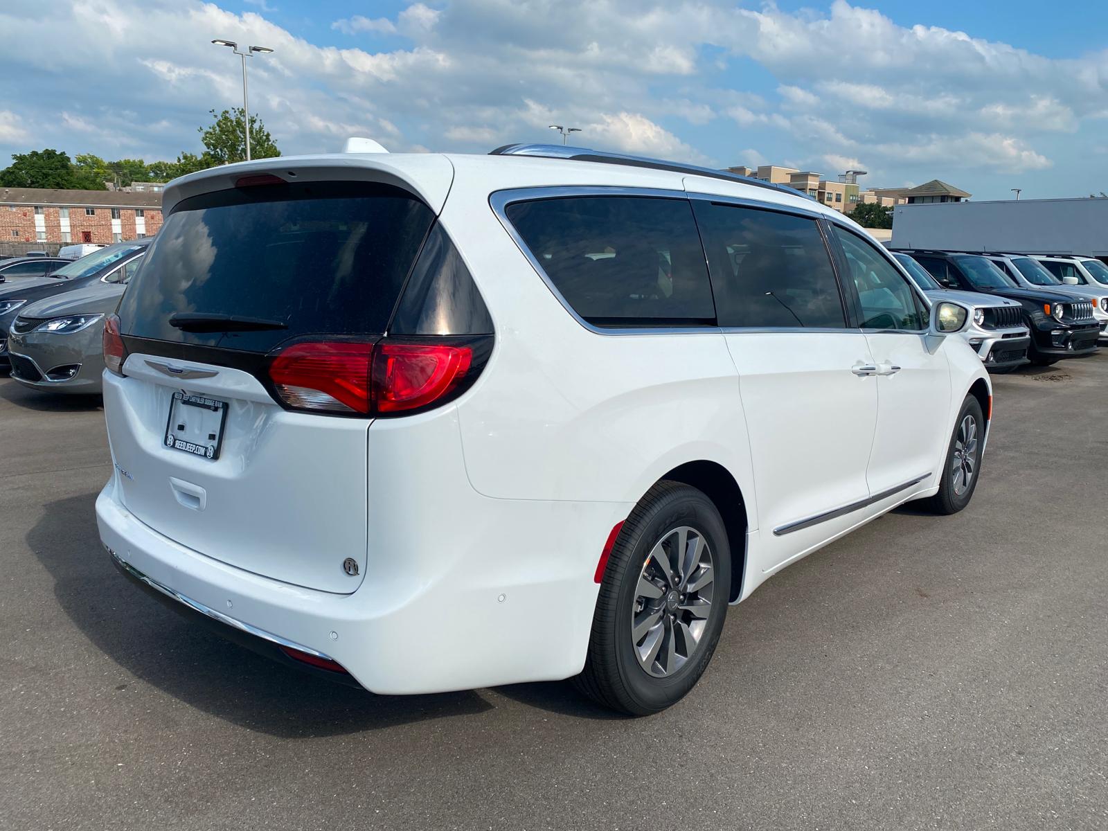 New 2020 CHRYSLER Pacifica Touring L Plus FWD Passenger Van in Merriam ...